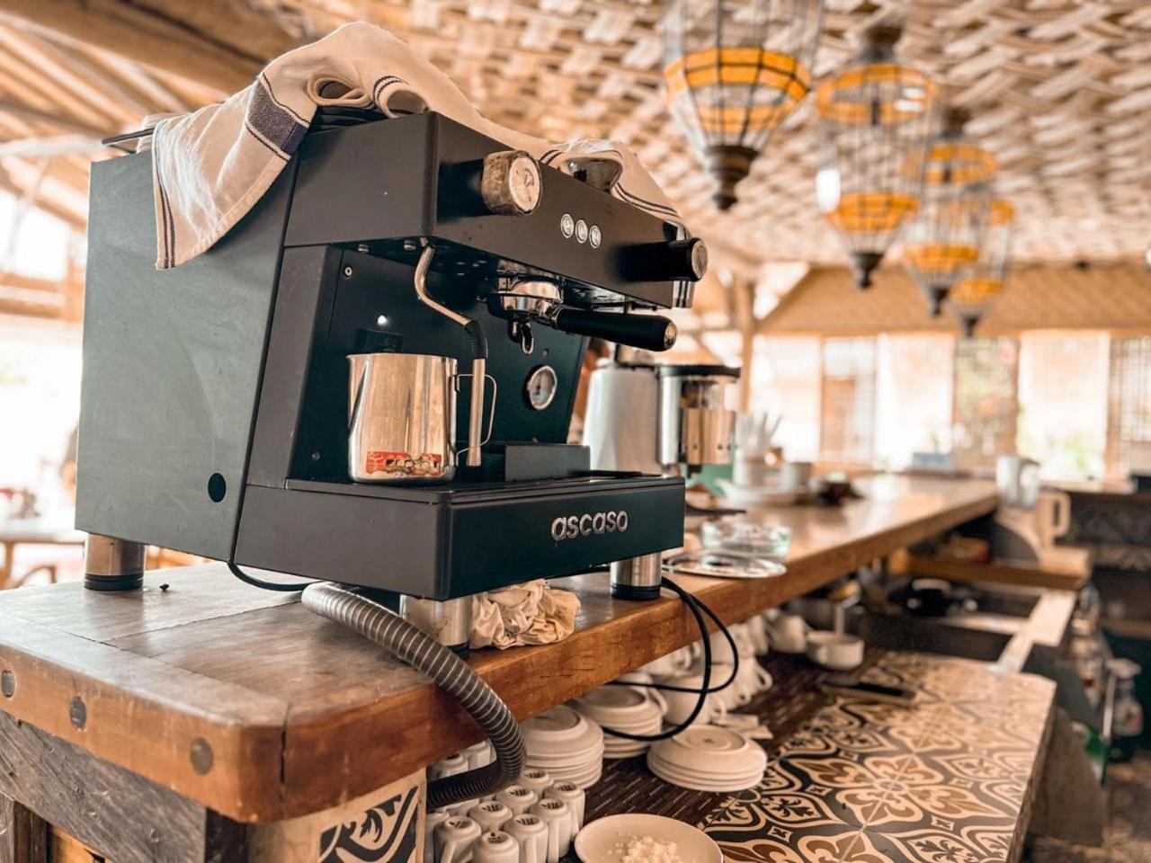 Bungalow Cafe Gili Beachfront Gili Meno Bagian luar foto