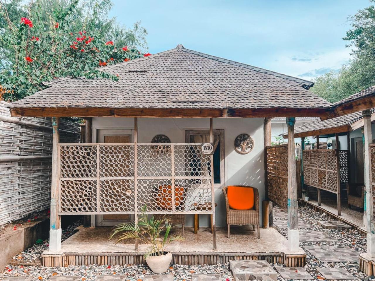 Bungalow Cafe Gili Beachfront Gili Meno Bagian luar foto