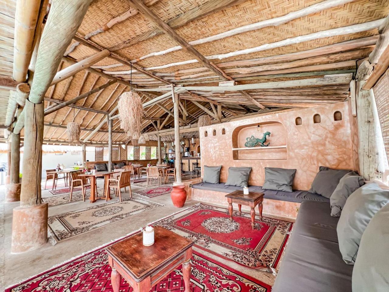 Bungalow Cafe Gili Beachfront Gili Meno Bagian luar foto